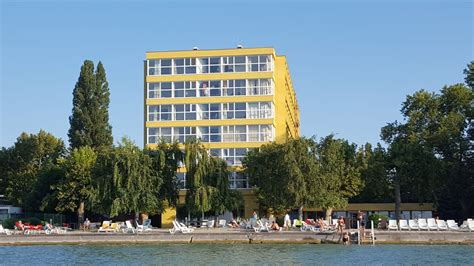 "Außenansicht" Hotel Lido (Siofok) • HolidayCheck (Plattensee / Balaton ...