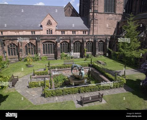 Chester Cathedral Cloister Garden Stock Photo - Alamy