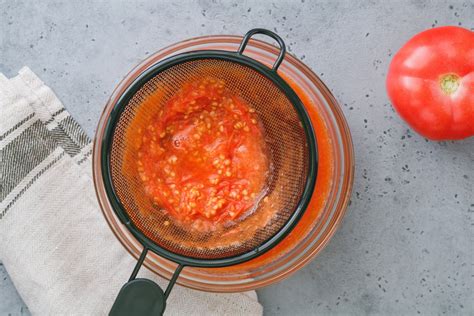 Homemade Tomato Puree Recipe and Canning Tips