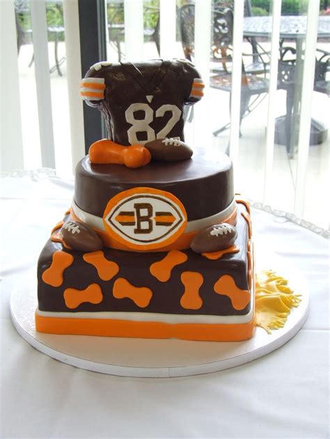 Cleveland Browns | Grooms cake, Sports themed cakes, Football cake