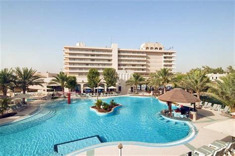 Radisson Blu Hotel & Resort Al Ain - Compare Deals