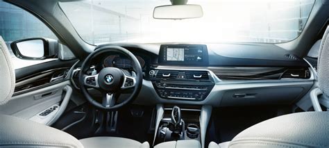 2020 BMW 5 Series Interior | Perillo BMW