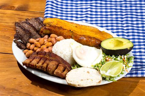 Colombian Food: 28 Traditional Dishes to try in Colombia or at home ...