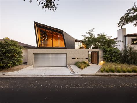 Photo 2 of 20 in Architect Clive Wilkinson’s L.A. Home Perches Over a ...