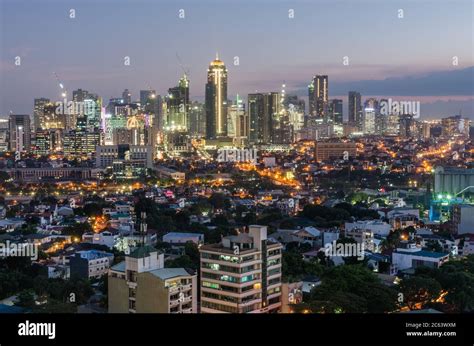 Manila skyline hi-res stock photography and images - Alamy