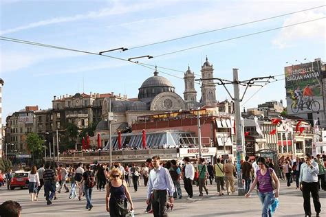 Taksim Square - Practical information, photos and videos - Istanbul, Turkey