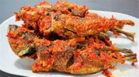 Balado Ikan (Fried Fish with sambal) - PASAR MAKAN