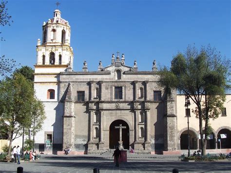 Día de muertos en Coyoacán: Panteón en Jardines centrales de Coyoacán