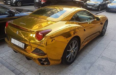 Gold Ferrari California - Teamspeed.com