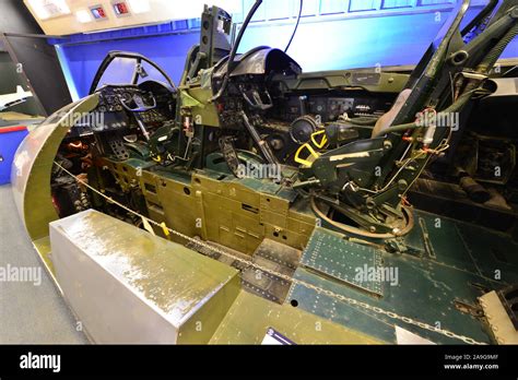 The flight deck of a B-47 Stratojet Stock Photo - Alamy