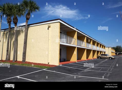 mostly empty cheap budget motel in kissimmee florida usa Stock Photo - Alamy