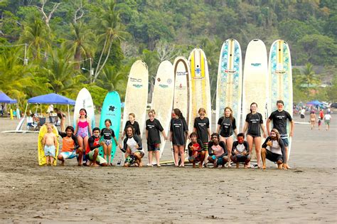 SURFING LESSONS IN JACO BEACH AND LOS SUENOS