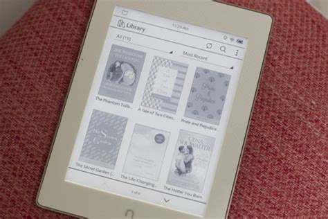 Waterproof eReader NOOK Glowlight Plus