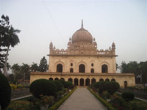 Gulab Bari, Faizabad, India - a beautiful Mausoleum built by the Nawab of Awadh