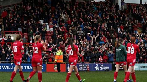 Wrexham Women: Ten players awarded first semi-professional contracts ...