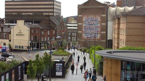 Planning inquiry into Luton 'substandard' flats delayed - BBC News