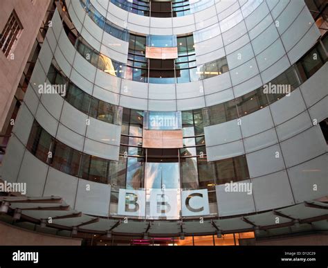 Bbc newsroom studio hi-res stock photography and images - Alamy