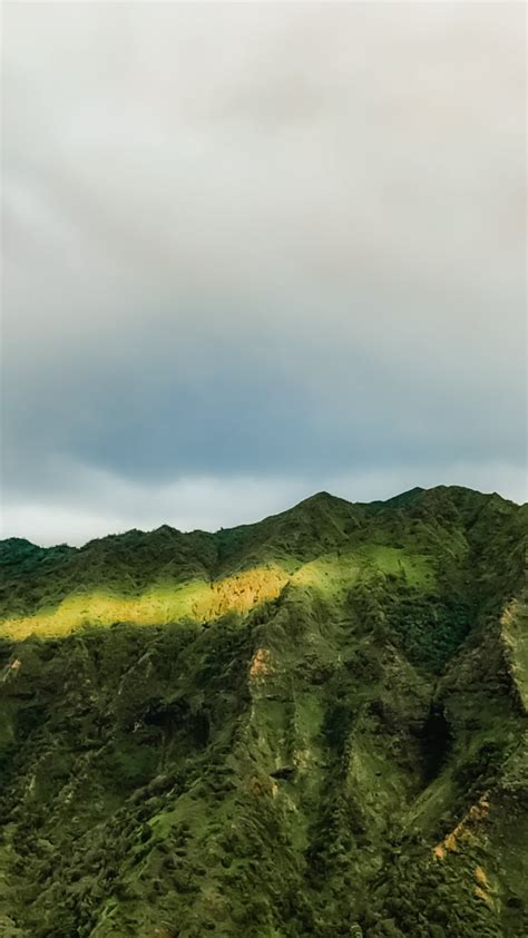 Moanalua Valley Trail: "Legal" Way To Stairway to Heaven Hike