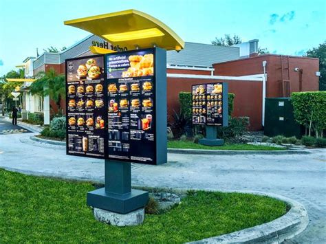 Outdoor Menu Boards - Outdoor Digital Menu Boards