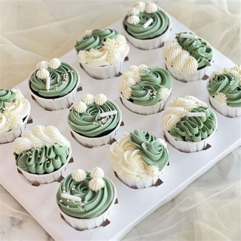 Emerald Dream Cupcakes – Avalynn Cakes