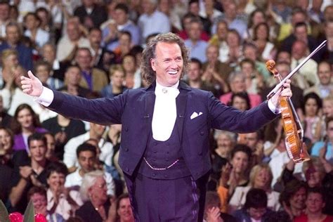 Mistletoe maestro: Andre Rieu waltzes back onto Falkirk Cineworld ...