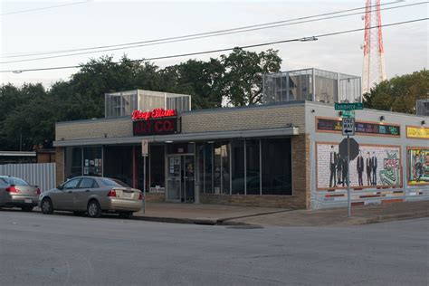 Deep Ellum Art Company Wants To Keep Art In Ellum. | Central Track