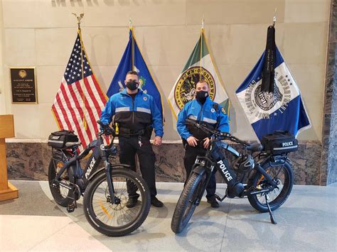 Electronic police bikes take to Greenwich Avenue - Greenwich Time ...