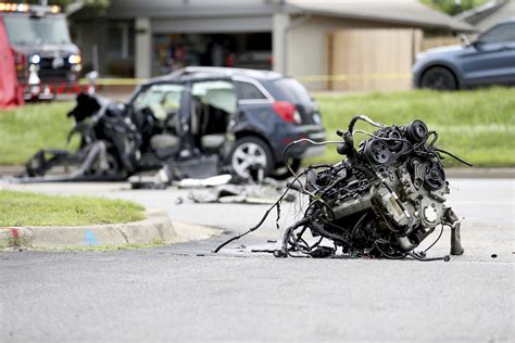 Nearly 43,000 people died on US roads last year, agency says | AP News