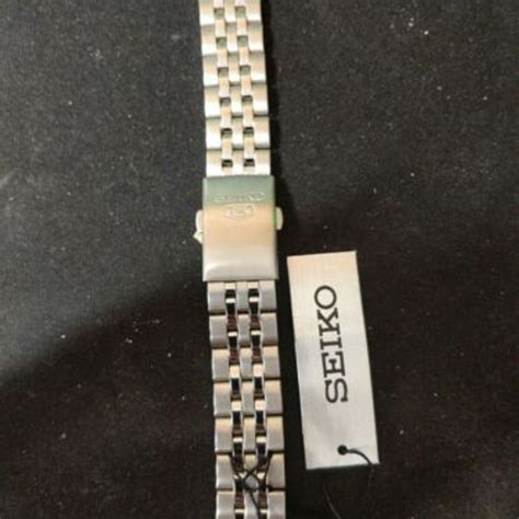 Seiko 5 SNKL23 Jubilee Bracelet 18mm metal watch strap | WatchCharts