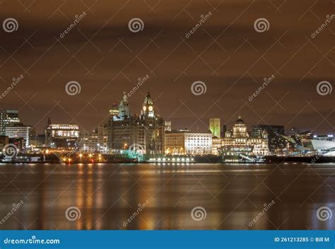 Liverpool Waterfront at Night Stock Image - Image of horizon, metropolis: 261213285