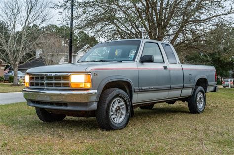 No Reserve: 46k-Mile 1991 Dodge Dakota LE Club Cab 5.2L 4x4 for sale on ...