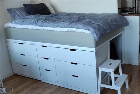 Elevated bed with Nordli drawers underneath : ikeahacks | Diy loft bed ...