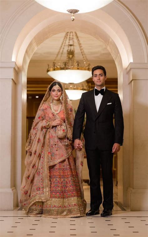 Pin on Maryam Nawaz Son Junaid Safdar Wedding Picture | Wedding dresses ...