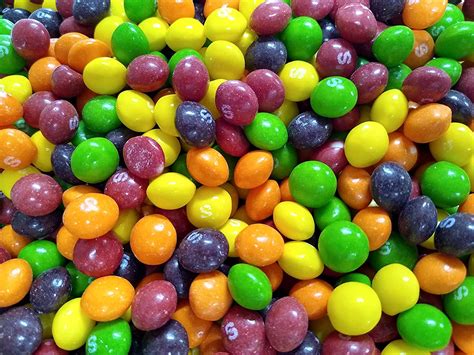 Emporium Candy Skittles - 2 lbs of Fresh Delicious Grape Green Apple ...