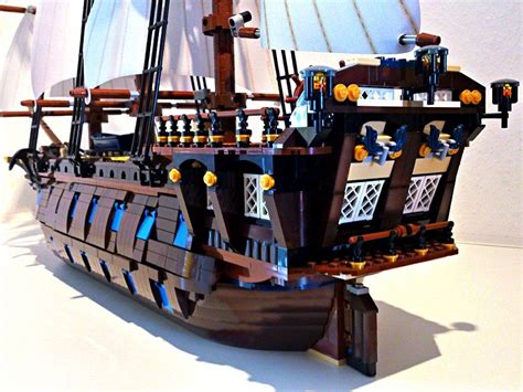 Kolonialbeamter | Lego ship, Lego pirate ship, Cool lego