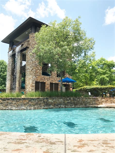 Celebrity Style 'Staycation' At The Woodlands Resort - Celebrity Style Guide