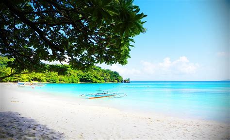 Pinamuntugan Island in Albay: A go-to white sand beach destination in Bicol