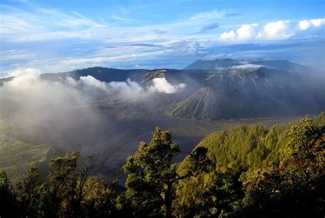 Pembagian 3 Wilayah Daratan Topografi di Indonesia, Apa Saja? - Semua ...