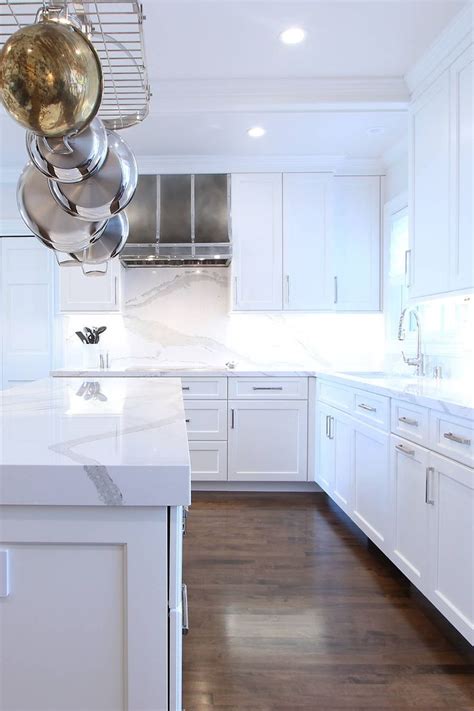 White Quartz Full Height Backsplash Counters Cabinets Dark Hardwood ...