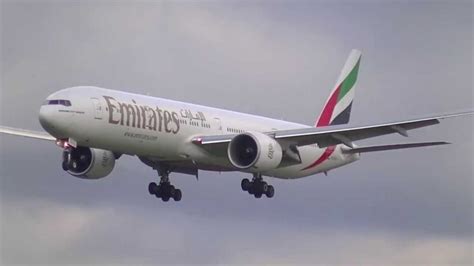 Emirates B777 Landing at Düsseldorf Intl. Airport - YouTube