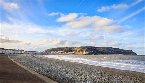 Llandudno Promenade - Go North Wales