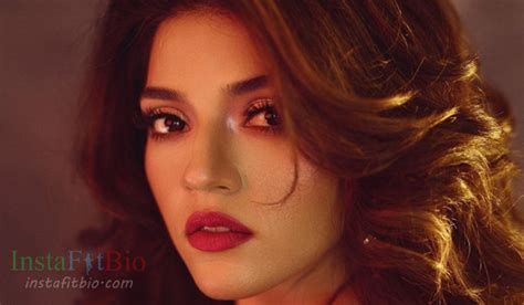 Mehreen Pirzada - Bio, Age, Height, Wiki | Models Biography