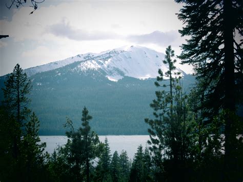 Diamond Lake, Oregon | Diamond lake, Summer travel, Natural landmarks