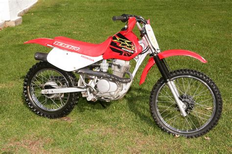 Honda Honda XR100R - Moto.ZombDrive.COM