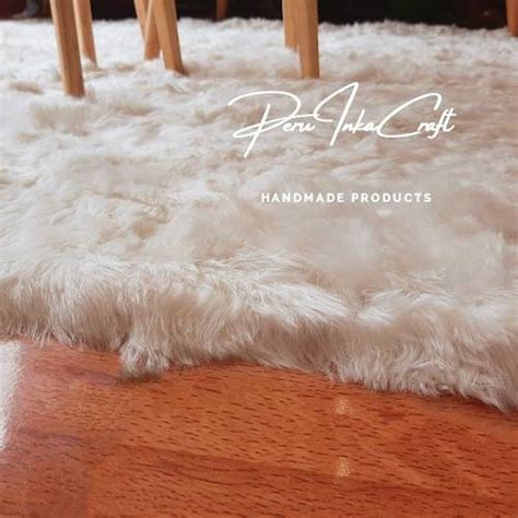 Luxurious white Alpaca fur rug / Fur rug / white rug | Etsy