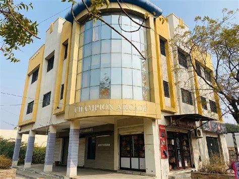 Office Space 2300 Sq.ft. for Rent in Adipur, Gandhidham (REI1032282)