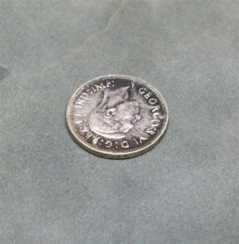 GEM UNC BEAUTIFULLY toned 1944 Canadian dime Silver 10 Cent RARE DATE ...