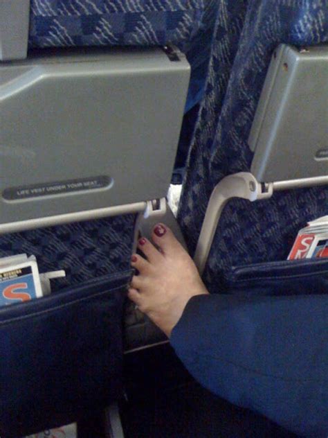 Sluggo's Blog: What is proper Etiquette while on an airplane and bare feet