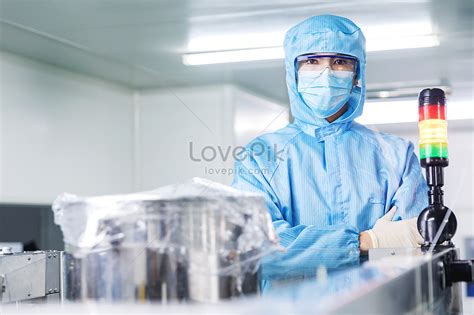 Image Of Chemical Factory Workers Picture And HD Photos | Free Download ...