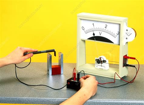 Physics experiment - Stock Image - H460/0228 - Science Photo Library